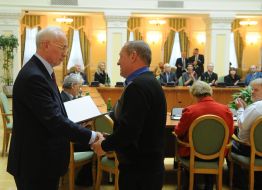 Микола Азаров