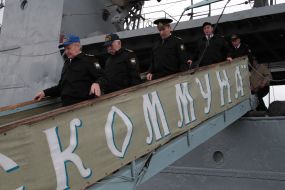 The rescue boat "Commune"