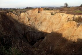 Failure on territory of Solotvinskiy thess of mine