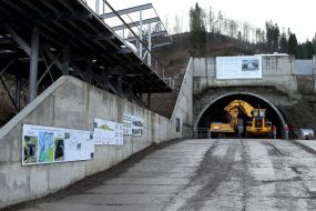 Building of Beskid tunnel