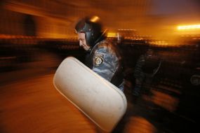 Боец спецподразделения "Беркут"