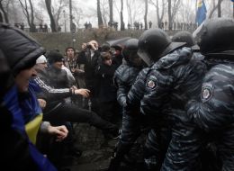 Conflict between police officers and protesters for European integration