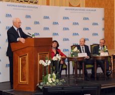 Николай Азаров