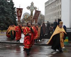 Priests carry the icon of St. George