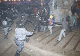 Clashes between police officers and protesters for European Integration