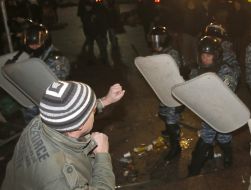 Clashes between police officers and protesters for European Integration