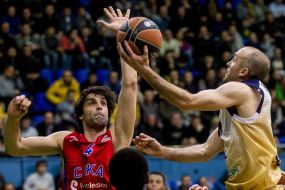 Blake Ahearn and Milos Teodosic