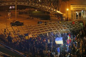 Активісти Євромайдану зводять барикади