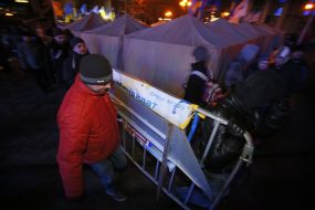 Активісти Євромайдану зводять барикади