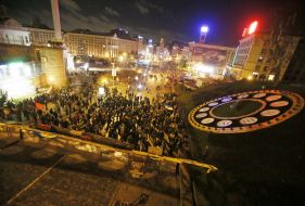 Активісти Євромайдану зводять барикади