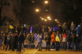 Активісти Євромайдану зводять барикади