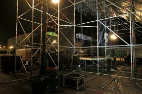 Mounting scene from "Party of Regions"