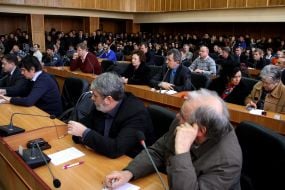 Студенты на заседании горсовета