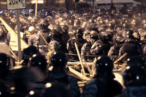 Уничтожение баррикад на пересечении улиц Лютеранская и Банковая