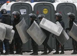 Soldiers of the Internal Troops on Maydan