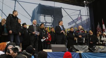 John McCain and Christopher Murphy