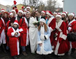 Parade of helpers of Sainted Nikolay and Fathers Frost-volonterovs