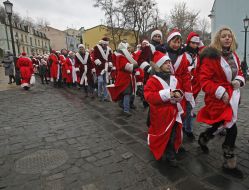 Parade of helpers of Sainted Nikolay and Fathers Frost-volonterovs
