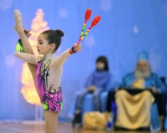 Учасниця турніру з художньої гімнастики