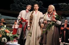 Taisiya Litvinenko, Oles Fedorchenko and Natalya Boymuk