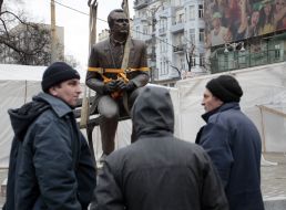Installation of monument to Lobanovskiy