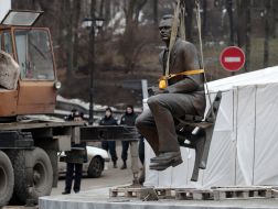 Installation of monument to Lobanovskiy