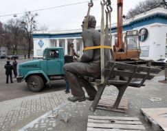 Installation of monument to Lobanovskiy
