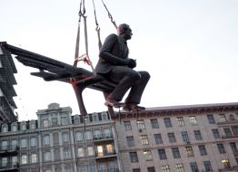 Installation of monument to Lobanovskiy