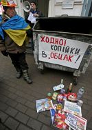 The campaign "Do not feed the regime!"