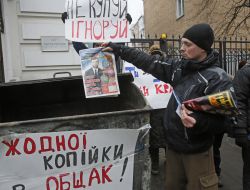 The campaign "Do not feed the regime!"