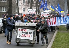 The campaign "Do not feed the regime!"