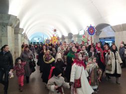 Участники парада Рождественских звезд