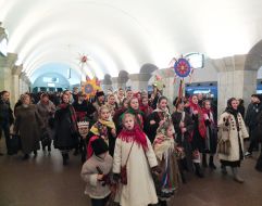 Участники парада Рождественских звезд