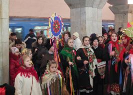 Участники парада Рождественских звезд