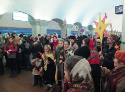 Участники парада Рождественских звезд