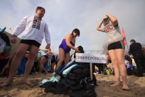 Participants of Christmas swim of walruses