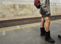 Флеш-моб "Проезд в метро без штанов"