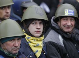 The activists of Euromaydan guard barricades