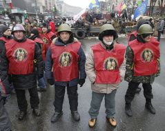The activists of Euromaydan guard barricades