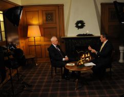 Nikolay Azarov speaks to journalists in Davos