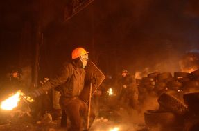 Protesters at Hrushevskogo street in Kyiv