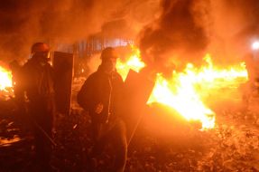 Protesters at Hrushevskogo street in Kyiv