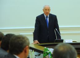 Николай Азаров