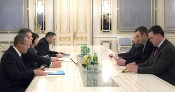 Meeting with the leader of the parliamentary oppositions factions