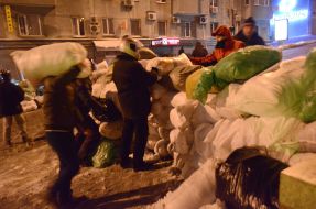 Barricades near the Ukrainian House