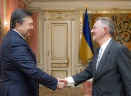 Viktor Yanukovich and Robert Serry