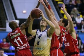 Artur Drozdov, Wright Bracey and Yotam Halperin