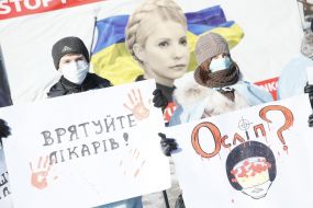 A rally in support of battered doctors