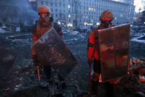 Protesters at Hrushevskogo street in Kyiv