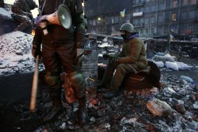Protesters at Hrushevskogo street in Kyiv